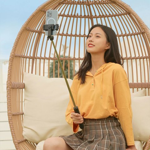 Selfie stick WHS1Y teleskopowy tripod 1m z uchwytem na telefon - czarny Selfie stick WHS1Y teleskopowy tripod 1m z uchwytem na telefon - czarny