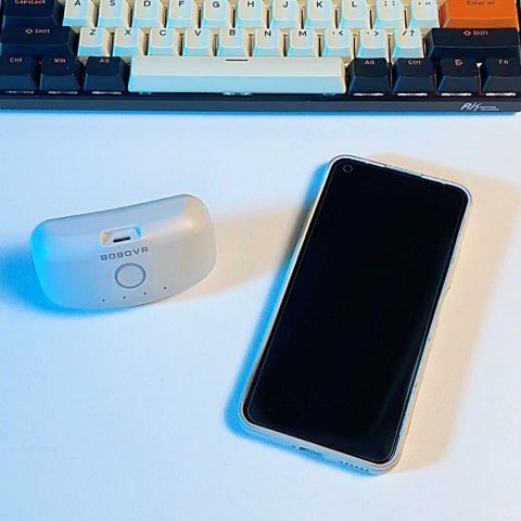 Zewnętrzna bateria BoboVR B2 do opasek BoboVR M1 / M2 / M3 5200mAh - biała Zewnętrzna bateria BoboVR B2 do opasek BoboVR M1 / M2 / M3 5200mAh - biała