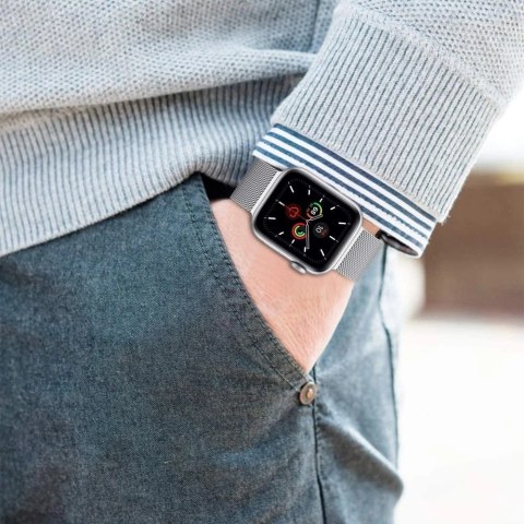 Pasek Tech-Protect MilaneseBand na Apple Watch 4 / 5 / 6 / 7 / 8 / 9 / SE / Ultra 1 / 2 (42/44/45/49 mm) - złoty