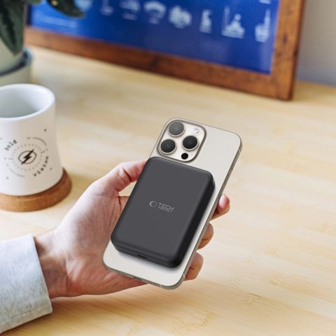 Powerbank Tech-Protect LifeMag PB11 z MagSafe 10000mAh 15W port USB-C - czarny + kabel USB-C Powerbank Tech-Protect LifeMag PB11 z MagSafe 10000mAh 15W port USB-C - czarny + kabel USB-C