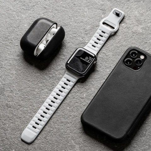 Pasek Tech-Protect IconBand Line na Apple Watch 4 / 5 / 6 / 7 / 8 / 9 / SE / Ultra 1 / 2 (42/44/45/49 mm) - pomarańczowy