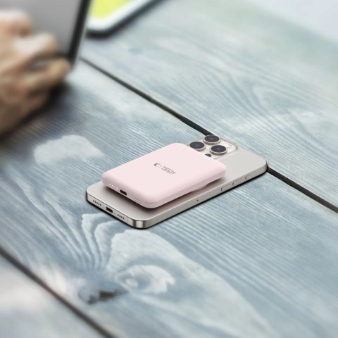 Powerbank Tech-Protect LifeMag PB10 z MagSafe 5000mAh 15W port USB-C - różowy + kabel USB-C