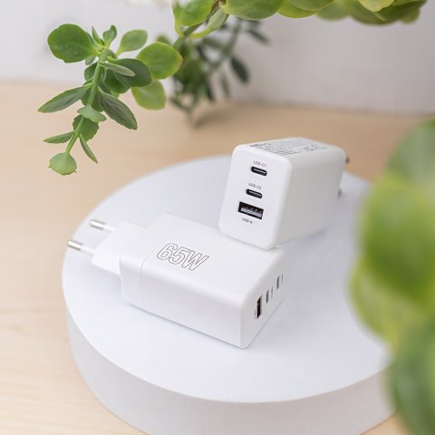 Maxlife ładowarka sieciowa PD QC MXTC-08-65ACC 2x USB-C 1x USB 65W biała