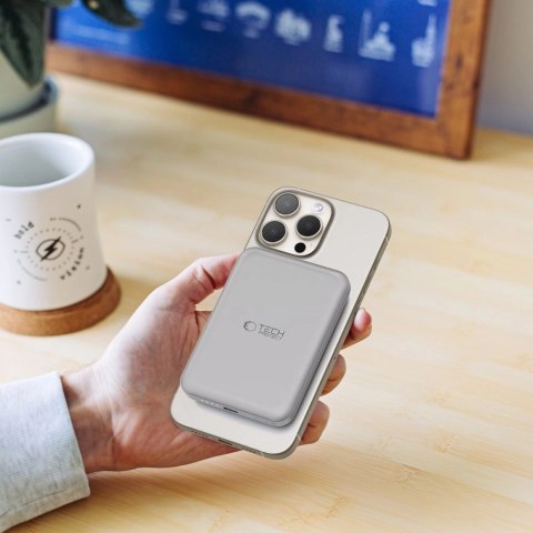 Powerbank Tech-Protect PB10 LifeMag MagSafe 5000 mAh - tytanowy Powerbank Tech-Protect PB10 LifeMag MagSafe 5000 mAh - tytanowy