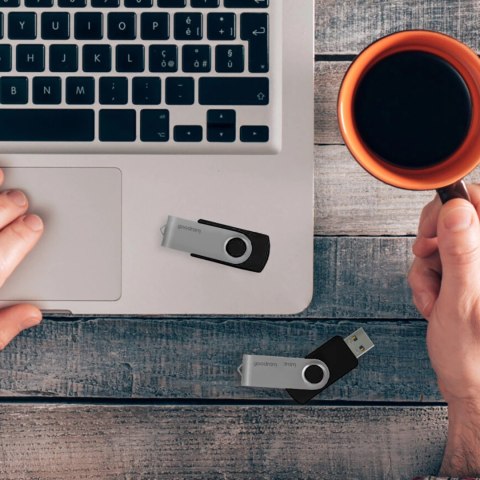 Pendrive 16 GB USB 3.2 Gen 1 UTS3 Goodram - czarny Pendrive 16 GB USB 3.2 Gen 1 UTS3 Goodram - czarny