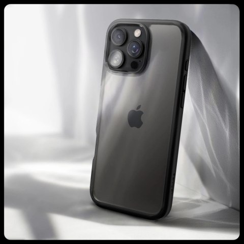 Etui Spigen Ultra Hybrid na iPhone 16 Pro - czarny mat Etui Spigen Ultra Hybrid na iPhone 16 Pro - czarny mat