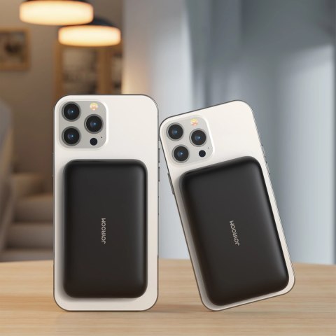 Powerbank Joyroom JR-W020 20W 10000mAh MagSafe + kabel USB-A - USB-C 0.25m - czarny Powerbank Joyroom JR-W020 20W 10000mAh MagSafe + kabel USB-A - USB-C 0.25m - czarny
