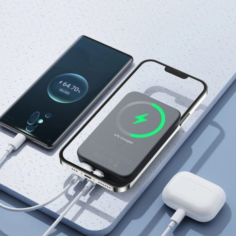 Powerbank Joyroom JR-W020 20W 10000mAh MagSafe + kabel USB-A - USB-C 0.25m - czarny Powerbank Joyroom JR-W020 20W 10000mAh MagSafe + kabel USB-A - USB-C 0.25m - czarny