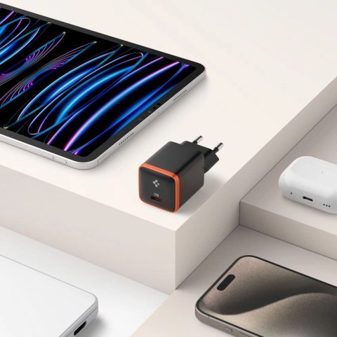 Ładowarka sieciowa Spigen ArcStation Essential EE301EU 30W - czarna Ładowarka sieciowa Spigen ArcStation Essential EE301EU 30W - czarna