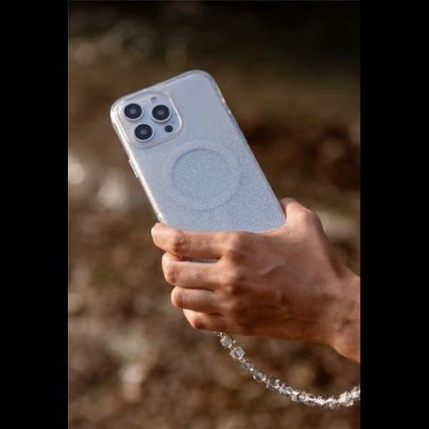 Etui UNIQ Coehl Lumino Magnetic Charging na iPhone 16 - srebrne Etui UNIQ Coehl Lumino Magnetic Charging na iPhone 16 - srebrne