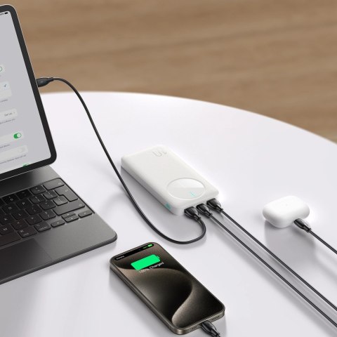 Powerbank Joyroom JR-PBF12 10000mAh 2.4A 2x USB-A 1x USB-C - biały Powerbank Joyroom JR-PBF12 10000mAh 2.4A 2x USB-A 1x USB-C - biały