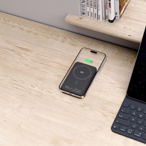 Powerbank Tech-Protect PB24 LifeMag QI2 MagSafe 10000 mAh - czarny Powerbank Tech-Protect PB24 LifeMag QI2 MagSafe 10000 mAh - czarny