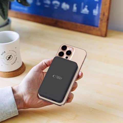 Powerbank Tech-Protect PB24 LifeMag QI2 MagSafe 10000 mAh - czarny Powerbank Tech-Protect PB24 LifeMag QI2 MagSafe 10000 mAh - czarny