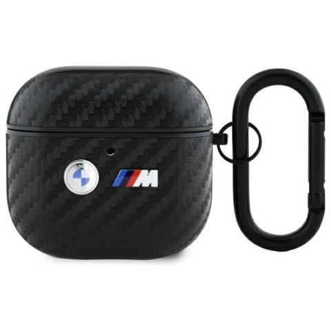 Etui BMW Carbon Double Metal Logo na AirPods 4 - czarne Etui BMW Carbon Double Metal Logo na AirPods 4 - czarne