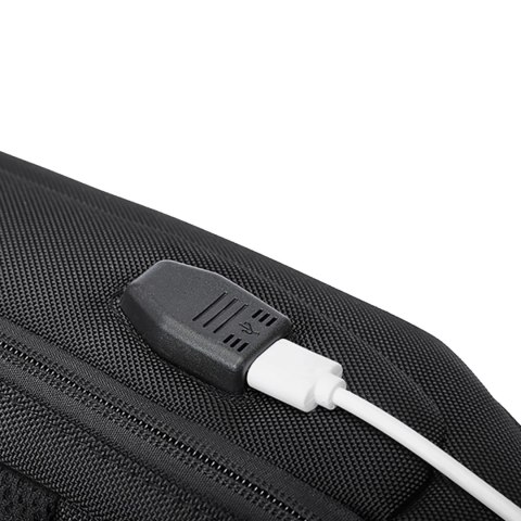Plecak miejski Wozinsky Premium na jedno ramię, antykradzieżowy z organizerem i USB - czarny Plecak miejski Wozinsky Premium na jedno ramię, antykradzieżowy z organizerem i USB - czarny