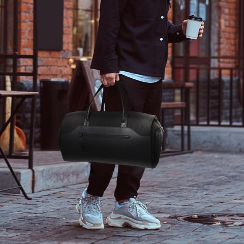 Torba podróżna Wozinsky Premium na garnitur z kieszenią na mokre rzeczy (50 l) - czarna Torba podróżna Wozinsky Premium na garnitur z kieszenią na mokre rzeczy (50 l) - czarna