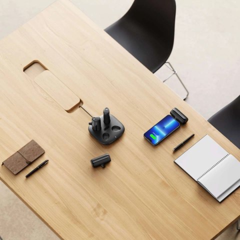Zestaw 4 powerbanków Veger W007CK 5000mAh (2x Lightning + 2x USB-C) ze stacją ładującą - czarny Zestaw 4 powerbanków Veger W007CK 5000mAh (2x Lightning + 2x USB-C) ze stacją ładującą - czarny