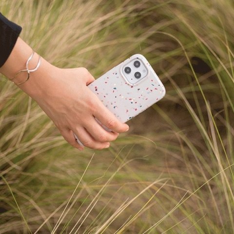 Etui UNIQ Coehl Terrazzo na iPhone 12 / 12 Pro 6,1" - białe Etui UNIQ Coehl Terrazzo na iPhone 12 / 12 Pro 6,1" - białe