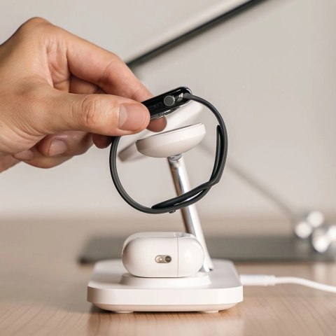 Bezprzewodowa ładowarka Ringke 3w1 QI2 MagSafe - biały Bezprzewodowa ładowarka Ringke 3w1 QI2 MagSafe - biały