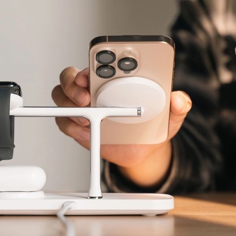 Bezprzewodowa ładowarka Ringke 3w1 QI2 MagSafe - biały Bezprzewodowa ładowarka Ringke 3w1 QI2 MagSafe - biały