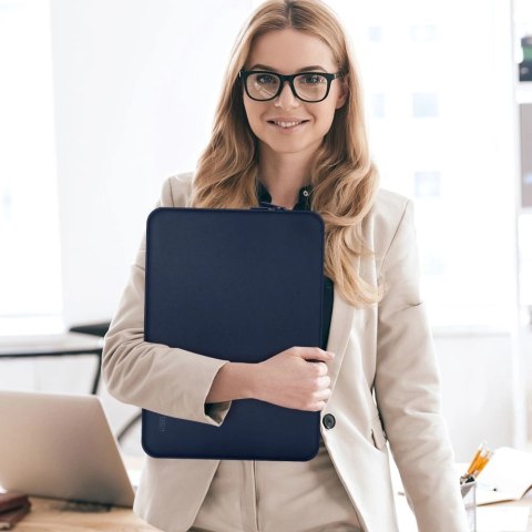 Pokrowiec Tech-Protect Neopren na laptopa 14" - granatowa Pokrowiec Tech-Protect Neopren na laptopa 14" - granatowa