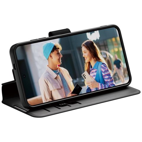 Etui CARE by PanzerGlass Feature Wallet Kickstand na Samsung Galaxy S25 - czarne Etui CARE by PanzerGlass Feature Wallet Kickstand na Samsung Galaxy S25 - czarne