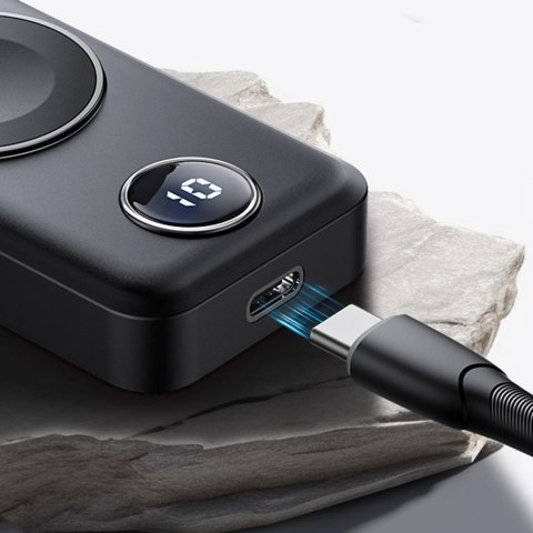Powerbank Joyroom JR-WQW01 bezprzewodowy 2000mAh 3W do Apple Watch - czarny Powerbank Joyroom JR-WQW01 bezprzewodowy 2000mAh 3W do Apple Watch - czarny