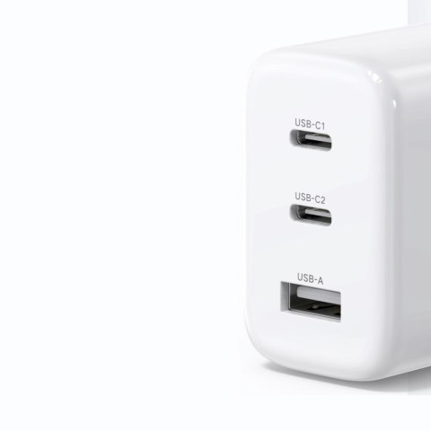 Ugreen szybka ładowarka sieciowa 2x USB Typ C / USB 65W PD3.0, QC3.0/4.0+ biała (CD275) Ugreen szybka ładowarka sieciowa 2x USB Typ C / USB 65W PD3.0, QC3.0/4.0+ biała (CD275)