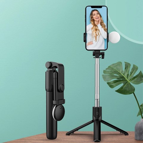 Selfie stick WR1YXS teleskopowy tripod 0.71m z okrągłą lampą - czarny Selfie stick WR1YXS teleskopowy tripod 0.71m z okrągłą lampą - czarny
