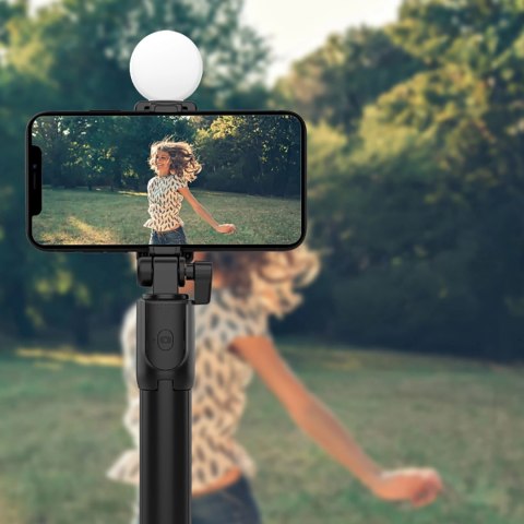 Selfie stick WR1YXS teleskopowy tripod 0.71m z okrągłą lampą - czarny Selfie stick WR1YXS teleskopowy tripod 0.71m z okrągłą lampą - czarny