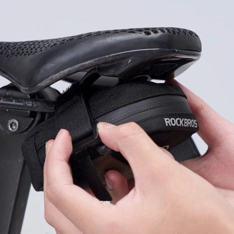 Mini torba podsiodłowa Rockbros z uchwytem na naboje CO2 - czarno-zielona