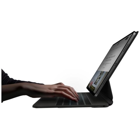 Etui UNIQ Venno Pro Magnetic Smart z klawiaturą do iPad Air 13" 2024 / 2025 / iPad Pro 13" 2024 - czarne