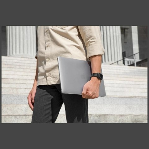 Etui UNIQ Vero do MacBook Pro 14" M1-M4 (2021-2024) - przezroczyste