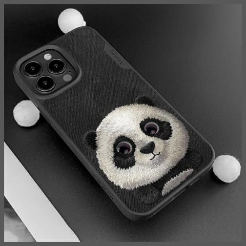 Etui Nimmy Big Eyed Pet 2.0 Panda na iPhone 15 Pro - czarne