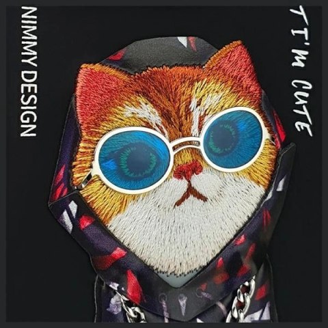 Etui Nimmy Glasses Cool Cat na iPhone 15 Pro - czarne