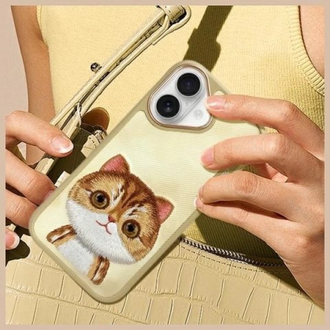 Etui Nimmy Big Eyed Pet 2.0 Cat na iPhone 16 - zielone
