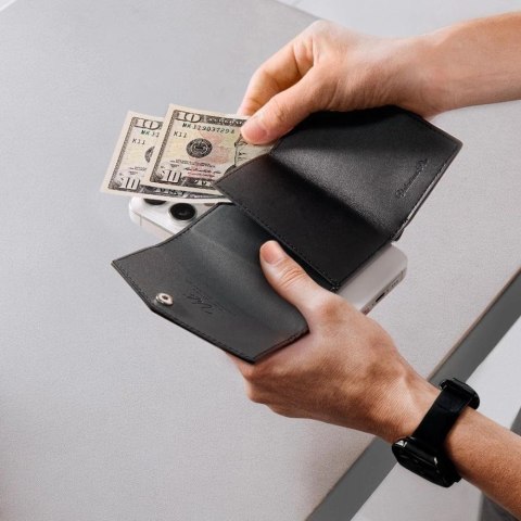 Etui Spigen Valentinus Pro MagSafe - czarne