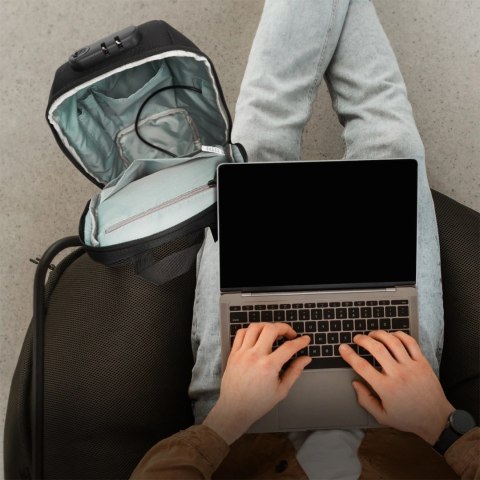 Plecak miejski Wozinsky Premium na jedno ramię, antykradzieżowy z organizerem i USB - czarny