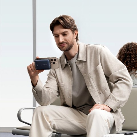 Powerbank Baseus Nomos 10000mAh 45W Qi2 z podstawką kompatybilny z MagSafe z wbudowanym kablem USB-C - czarny