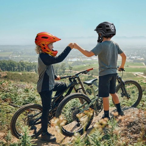 Kask rowerowy fullface dziecięcy Wozinsky z tylną lampką USB S - czerwono-żółty