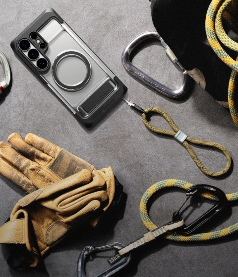 Etui Ringke UX Magnetic MagSafe na Samsung Galaxy S26 Ultra - przezroczysto-czarne