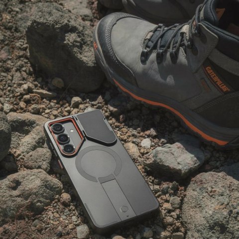Etui Tech-Protect Kevlar Aura MagSafe na Samsung Galaxy S26 - czarno-pomarańczowe