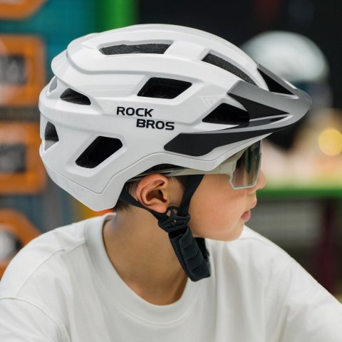 Kask rowerowy Rockbros LK-67 młodzieżowy z odpinanym daszkiem 54-58 cm - biały