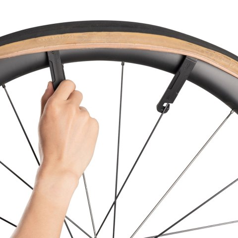 Zestaw narzędzi rowerowych Rockbros multitool z pompką na naboje CO2 i kluczem grzechotkowym - czarny