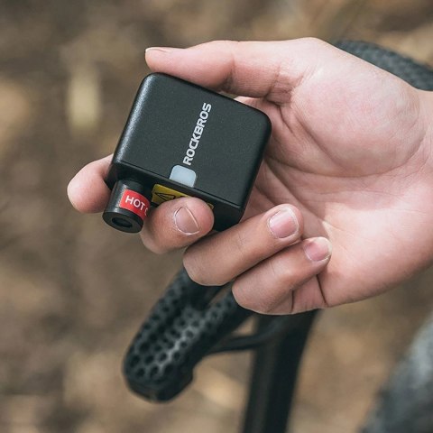 Pompka elektryczna mini Rockbros 42320008001 rowerowa do zaworów Schrader / Presta 100PSI - czarna