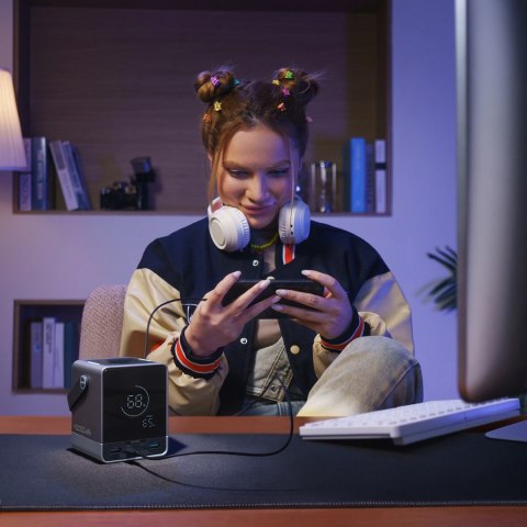 Powerbank Cuktech 300W 40000mAh z ładowaniem bezprzewodowym 2x USB-C + 2x USB-A - czarny