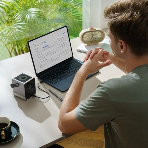 Powerbank Cuktech 300W 40000mAh z ładowaniem bezprzewodowym 2x USB-C + 2x USB-A - czarny