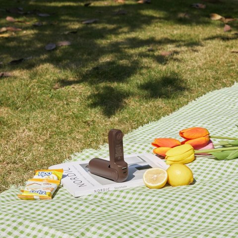 Mini wentylator Jisulife Handheld Fan Life8 Plus przenośny wiatraczek USB z funkcją powerbanka 4500mAh i latarką - brązowy