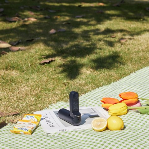 Mini wentylator Jisulife Handheld Fan Life8 przenośny wiatraczek USB z funkcją powerbanka 2000mAh i latarką - niebieski