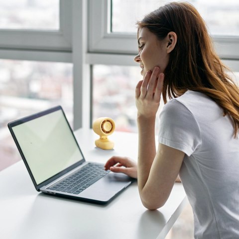 Mini wentylator Jisulife Stroller Fan 4 5000mAh na wózek dziecięcy z metalowym klipsem - żółty